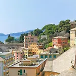 3 Bedroom Gorgeous In Zoagli
