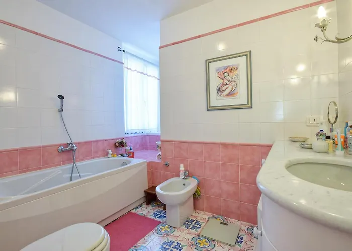 3 Bedroom Gorgeous In * Zoagli