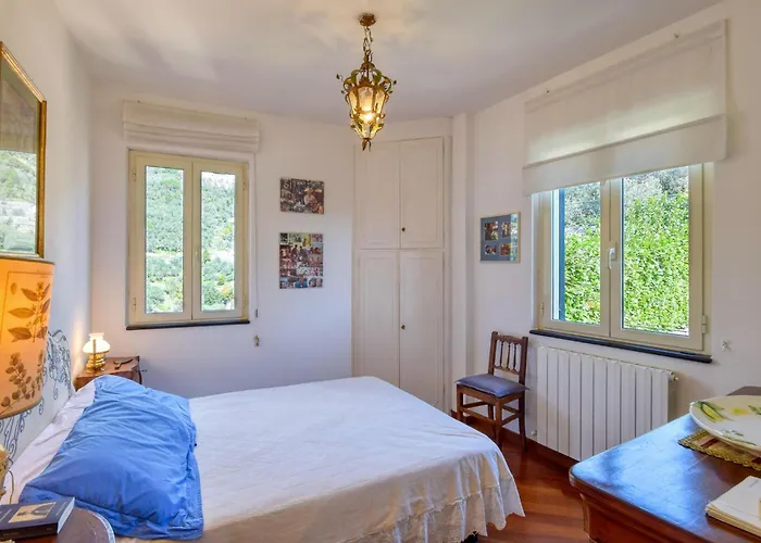 3 Bedroom Gorgeous In Lejlighed Zoagli